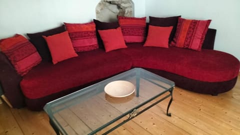 Gîte de la tour de Paradis House in Jura