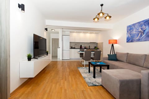 Living room, Dining area, Communal kitchen