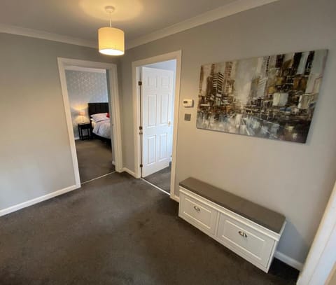 NEW Super 2 Bedroom Flat in Falkirk House in Falkirk