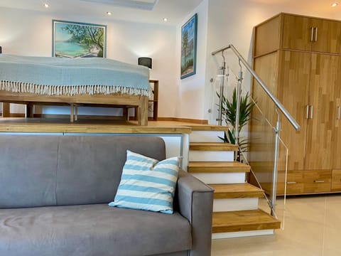 Bed, Living room, Bedroom, wardrobe
