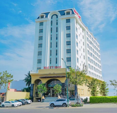 Property building, Day, Location, Parking