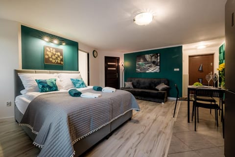 Bed, Living room, Photo of the whole room, Seating area, Bedroom