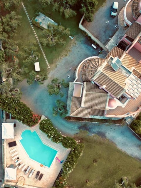 Property building, Day, Neighbourhood, Bird's eye view, Pool view, Street view, Swimming pool