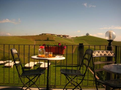 Natural landscape, Garden, Solarium, View (from property/room), Balcony/Terrace, Breakfast, air conditioner