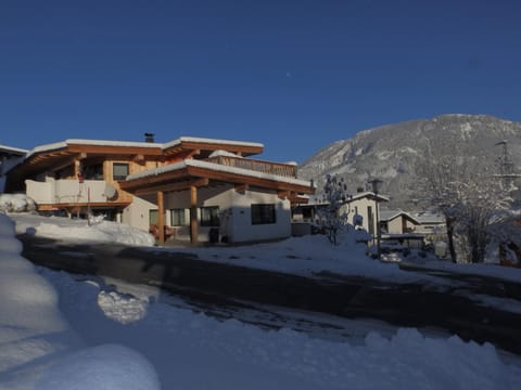 Property building, Winter, View (from property/room), Balcony/Terrace, Mountain view, Quiet street view, Inner courtyard view