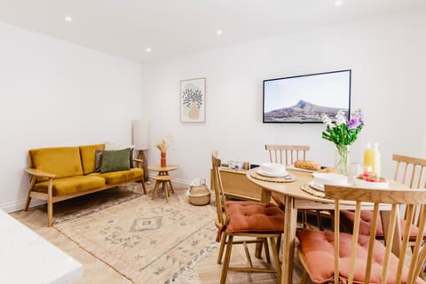 Living room, Seating area, Dining area