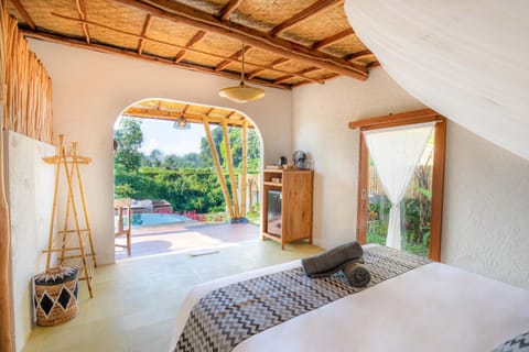 Bed, Bedroom, Swimming pool