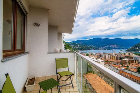 Balcony/Terrace, City view, Lake view, Mountain view