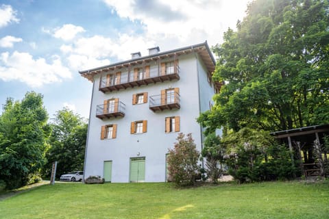 Property building, BBQ facilities, Garden