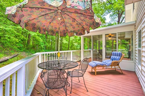Secluded Chattanooga Getaway with Deck and Yard! House in Chattanooga