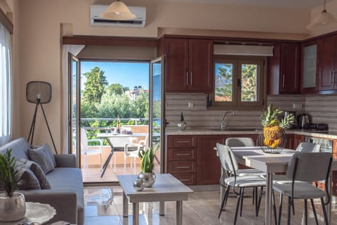 Kitchen or kitchenette, Living room, Seating area