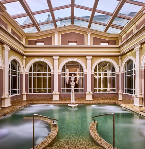 Swimming pool, Swimming pool