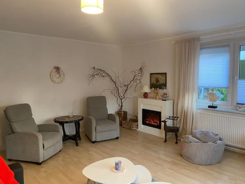 Living room, Seating area, fireplace