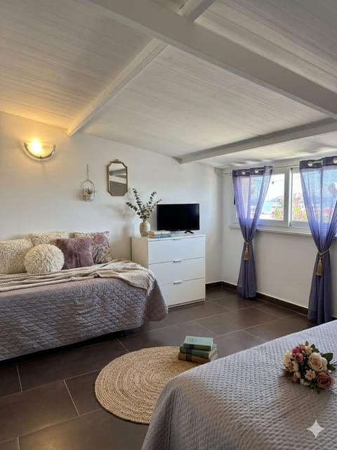 Balcony/Terrace, Bedroom, Sea view, Sunset, flat iron