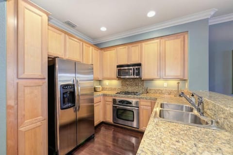 Elegant Natomas Town-home For Business Travelers House in Sacramento