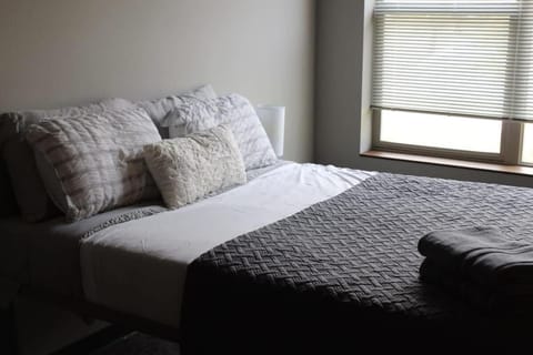 Spacious 2BR Suite Plus Patio Near Iowa State Apartment in Ames