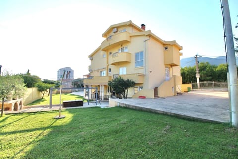 Property building, Garden