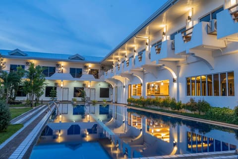 Property building, Swimming pool