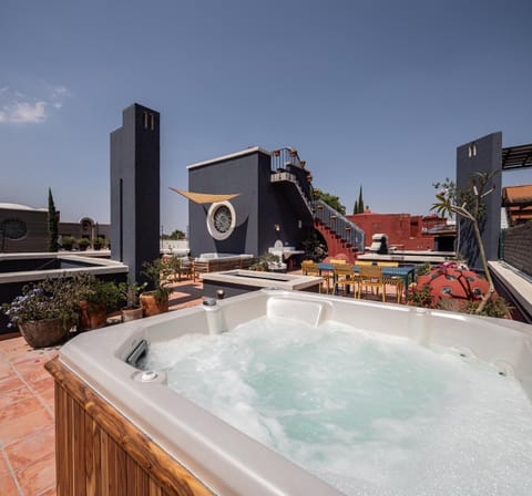 Day, Hot Tub