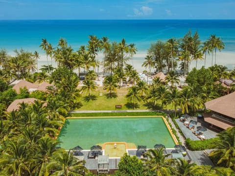 Beach, Swimming pool
