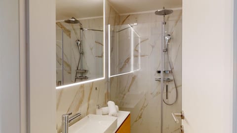 Shower, Bathroom, towels