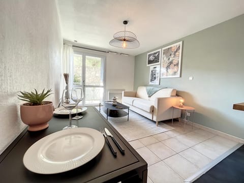 Living room, Dining area