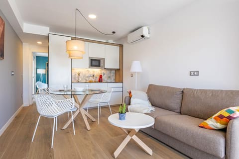 Kitchen or kitchenette, Living room, Dining area