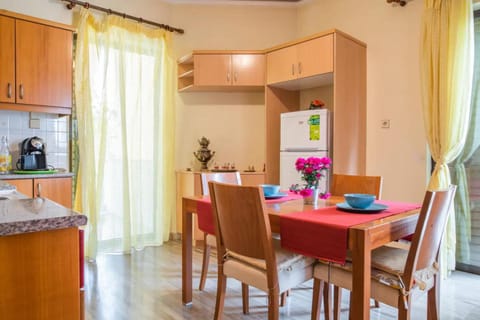 Sunny Apartment Apartment in Alimos