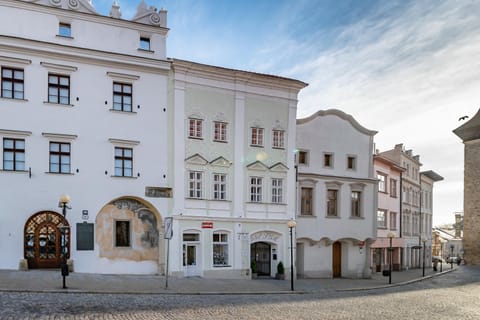 Property building, Facade/entrance, Neighbourhood