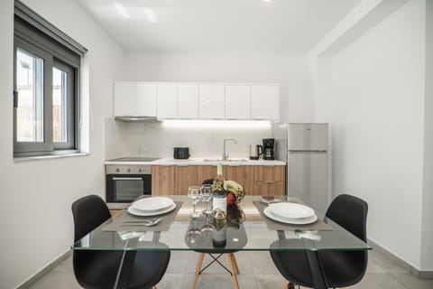 Kitchen or kitchenette, Dining area, pet friendly, stove