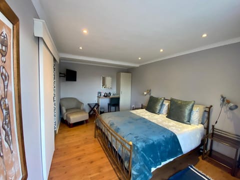 TV and multimedia, Photo of the whole room