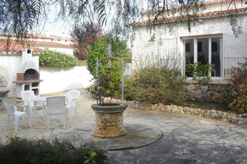 Patio, BBQ facilities