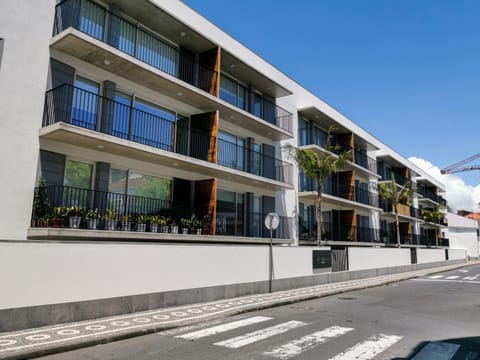 Property building, Neighbourhood