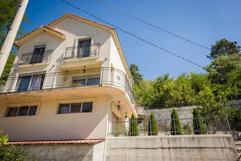 Montana House Njeguši House in Montenegro