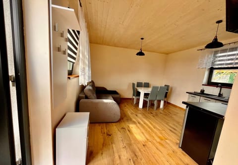 Living room, Dining area, minibar, pet friendly, pet friendly, kitchen