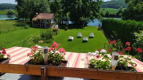 Day, Garden view