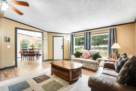 Rocky Mountain Rustic House in Old Colorado City