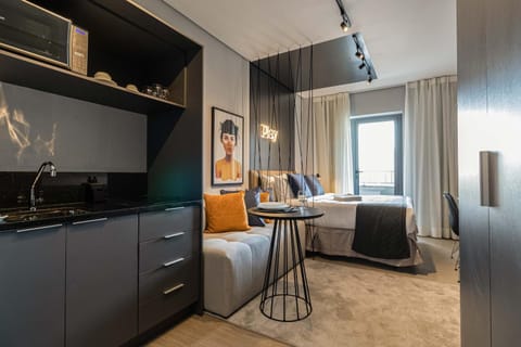Photo of the whole room, kitchen