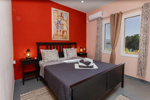 Bed, Bedroom, air conditioner