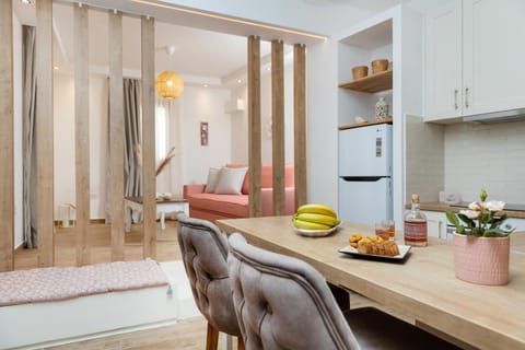 Living room, Seating area, Dining area, kitchen