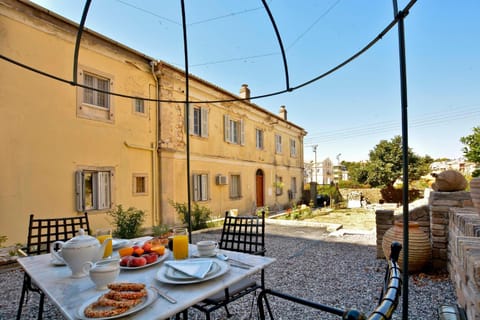 Neighbourhood, Garden, Garden view