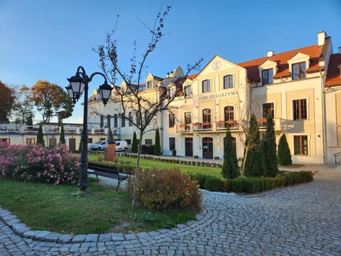 Facade/entrance, Inner courtyard view