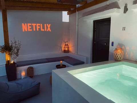 Natural landscape, Hot Tub, Hot Tub, TV and multimedia, Balcony/Terrace, Spa and wellness centre/facilities, Seating area, Evening entertainment, Swimming pool, Entertainment