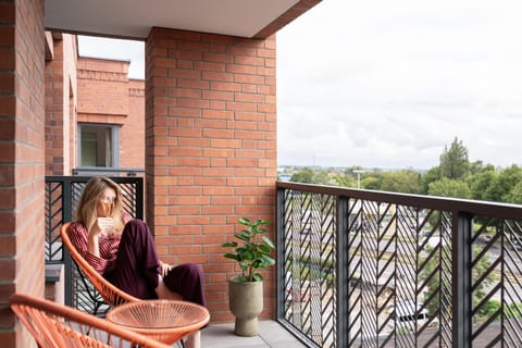 People, View (from property/room), Balcony/Terrace