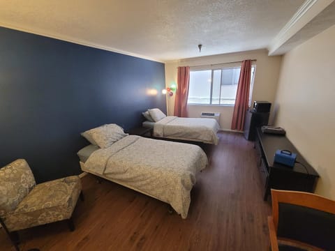 (A11) Lovely Double Bed Unit Hotel in Beverly Hills