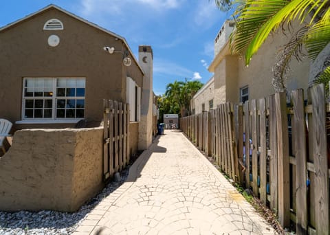 Facade/entrance, Parking