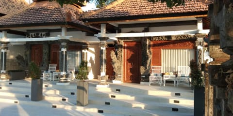 Property building, Patio, Day