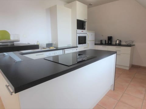 Appartement cosy au cœur de La Forêt-Fouesnant, à 5 min de la plage - FR-1-481-121 Apartment in Fouesnant