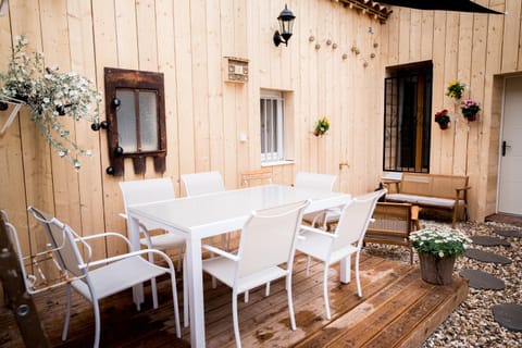 Palais des congrès Arenes centre climatisé familial House in Nimes