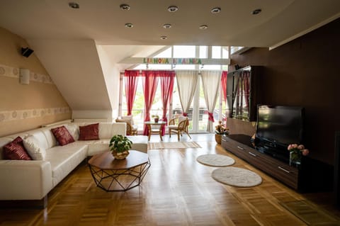 Communal lounge/ TV room, Living room